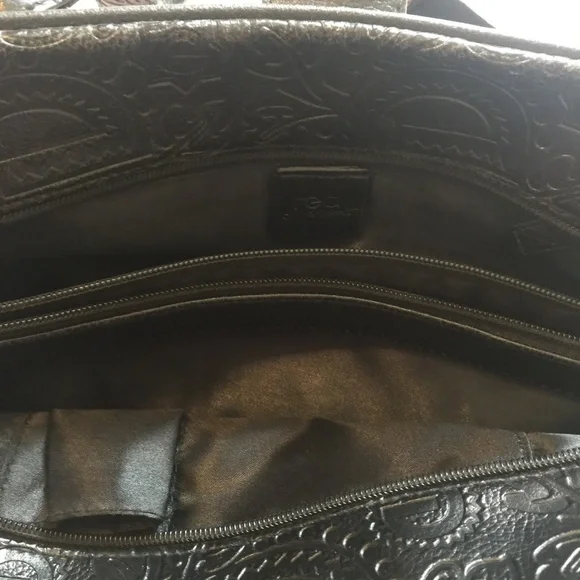 Red by Marc Eckō Embossed Leather Logo Bag EUC - Picture 6 of 6